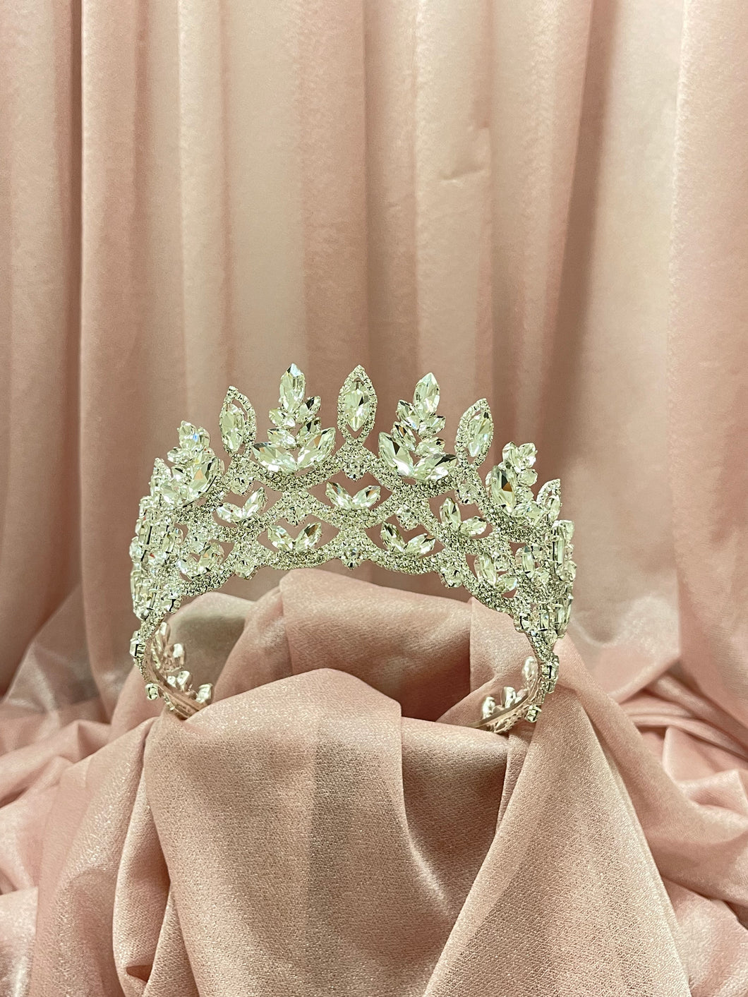 Ariana Crown